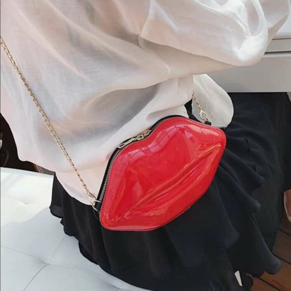Lip Shape Red Chain Crossbody/Shoulder Bag